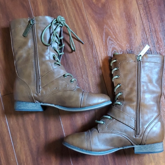 !SOLD ON MERC! Brown Buckle Booties - Picture 3 of 7